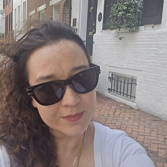 Meet your Posher, Joanna - Picture 2 of 5